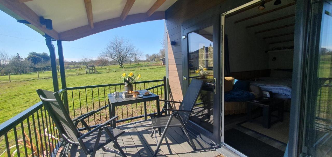 Peppercorn Pod At Beck House Glamping Hotel Salmonby Exterior foto