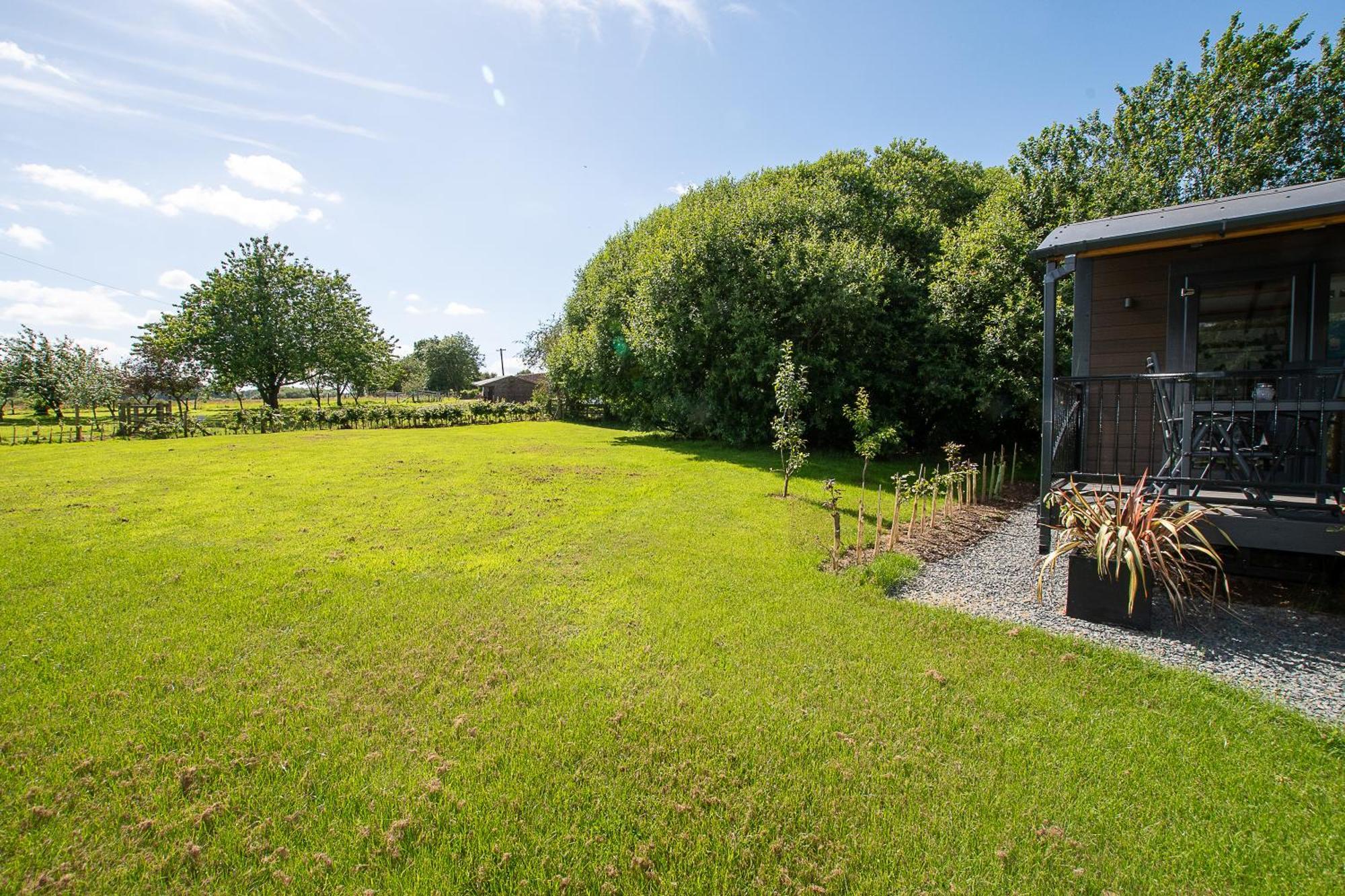 Peppercorn Pod At Beck House Glamping Hotel Salmonby Exterior foto